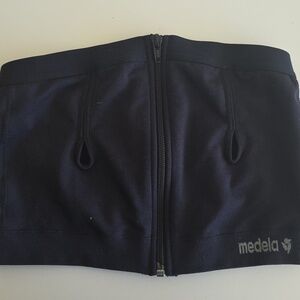 Medela Black Front-Zip Nursing Bra